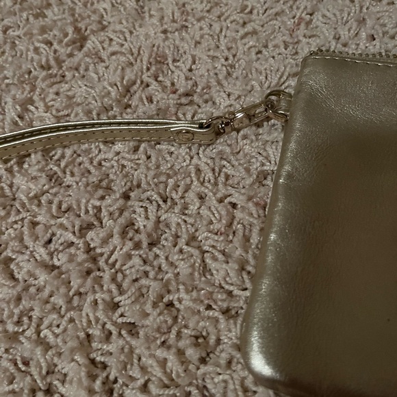 Gold wristlet - Picture 4 of 5